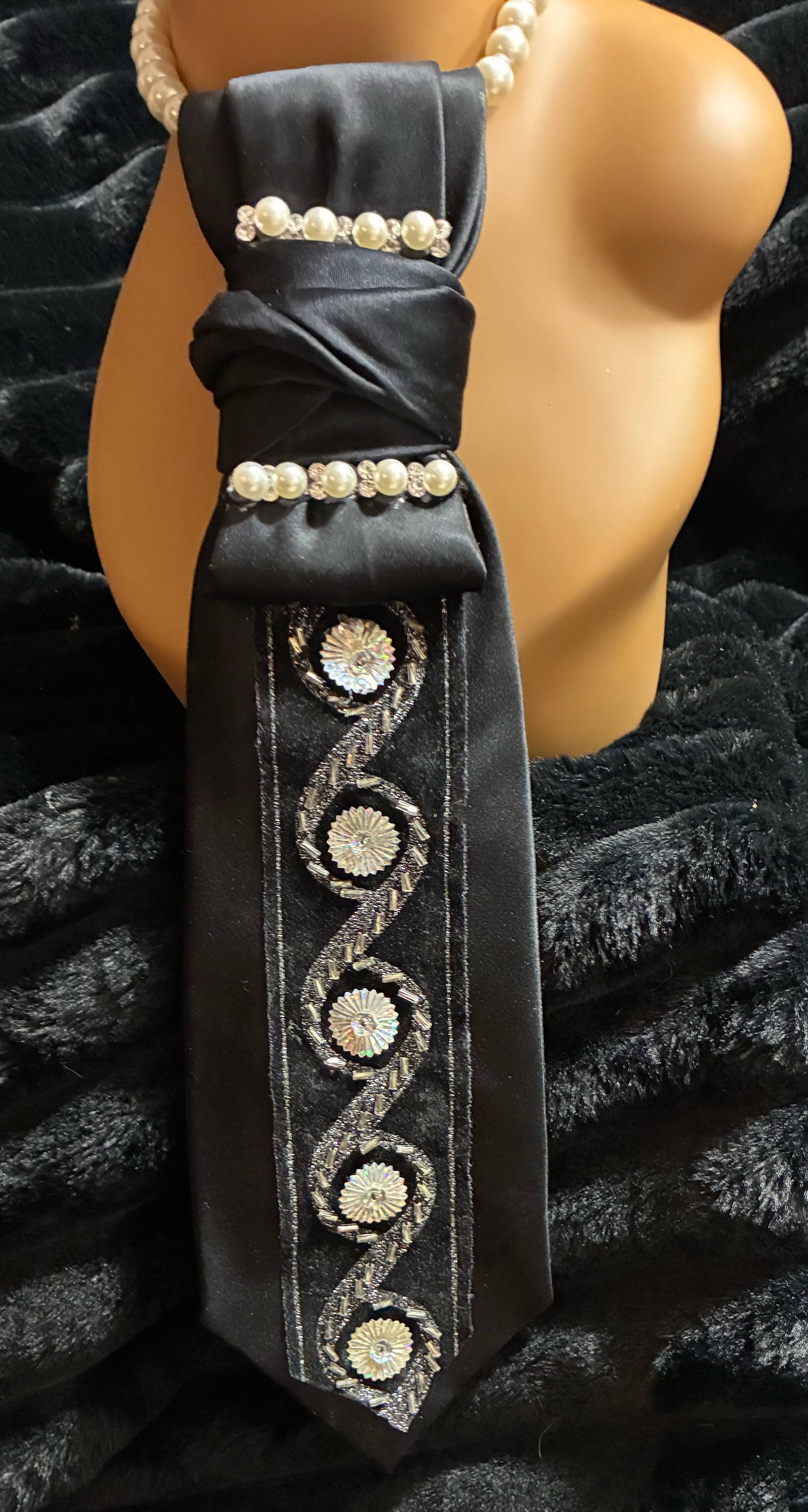 Women’s custom tie necklaces